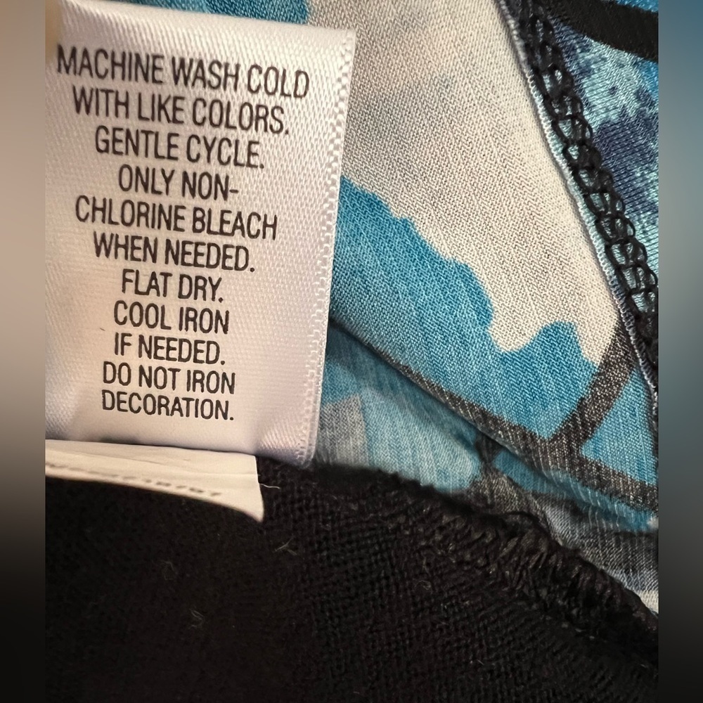 Dana Buchman long sleeve, PL black with blue print insert - Picture 7 of 9